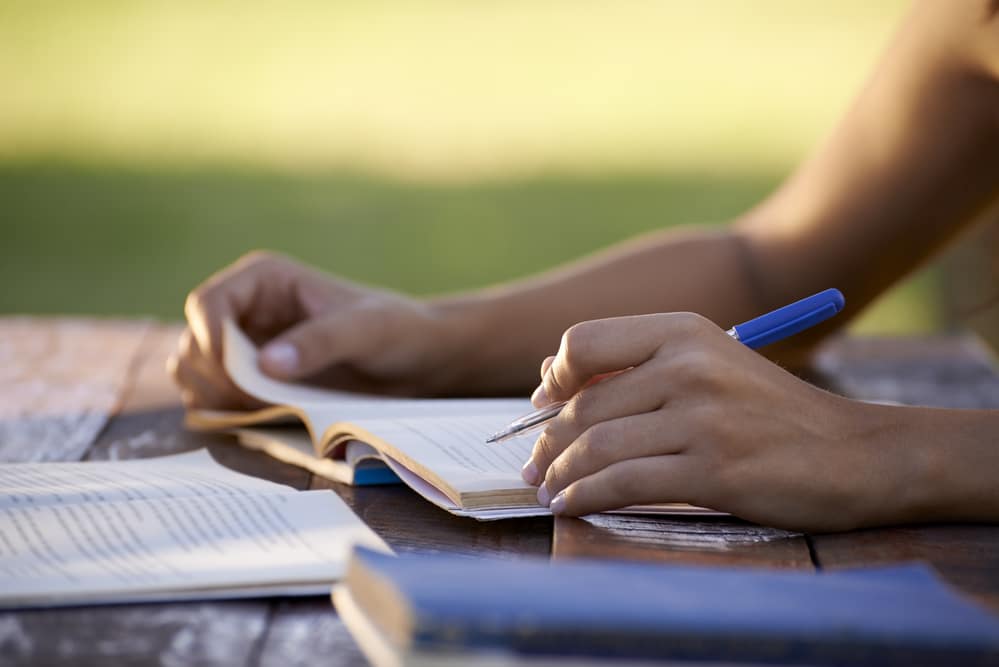 woman-studying-outside